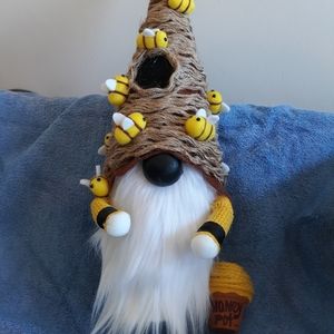 Bumble bee gnome with honey pot